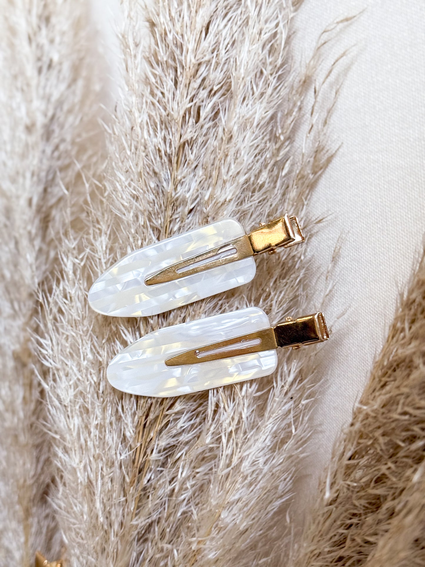 HAIR CLIPS